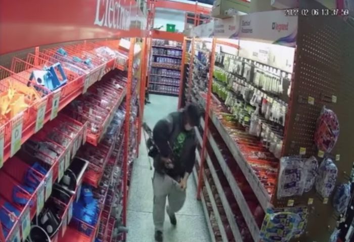 Video: Florida Thief Shoves a Ravin Crossbow Down His Pants