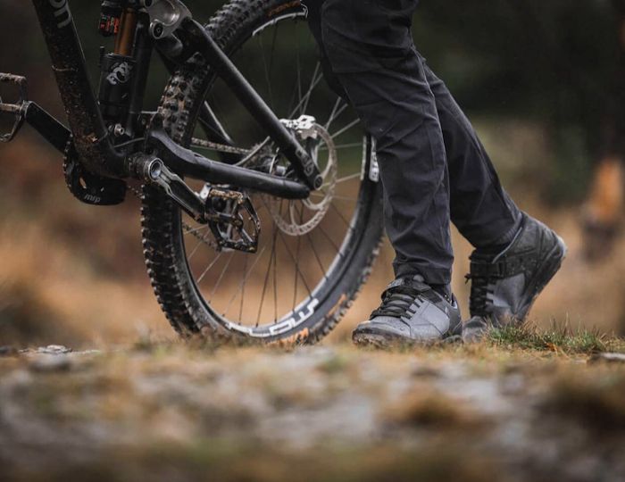A Short Review of a Great New Flat Pedal Mountain Bike Shoe