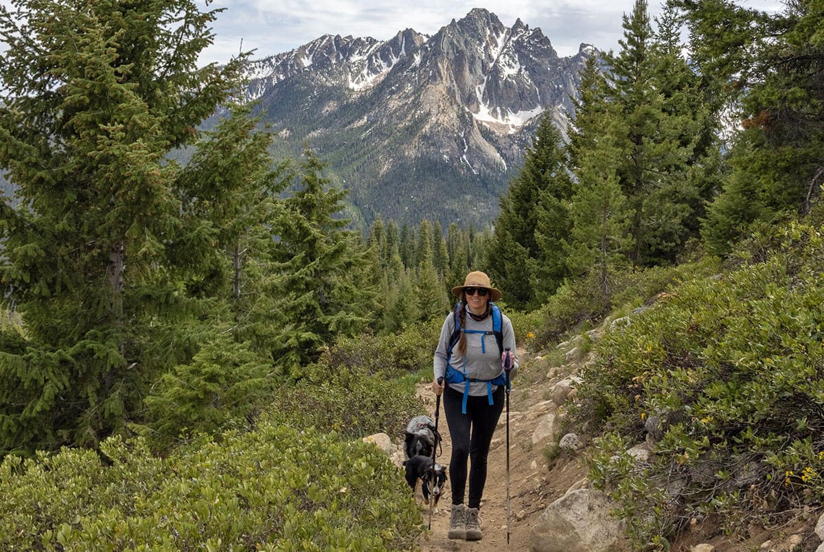 Best Women’s Hiking Pants & Leggings of 2022 – Bearfoot Theory