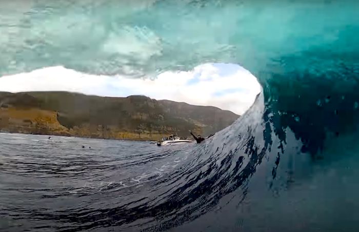 Wow-Inducing POV Footage of World’s Nastiest, Scariest, Tasmanian-est Wave