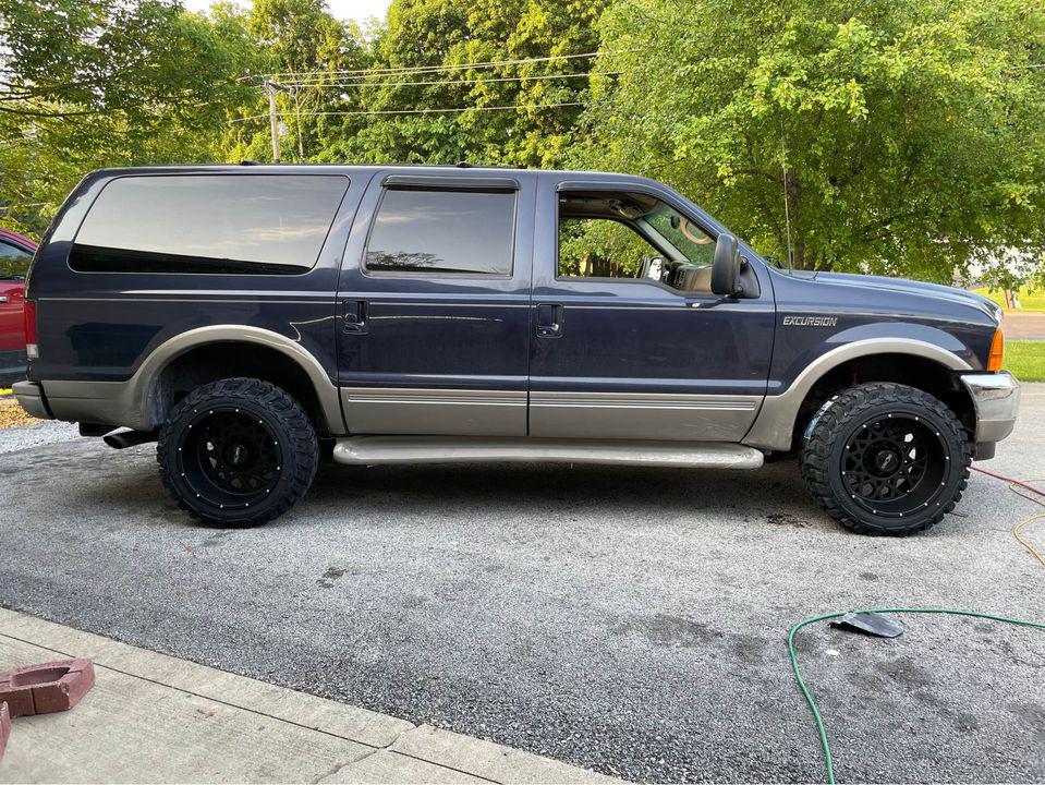 Ford excursion family sleeping arrangement question : overlanding