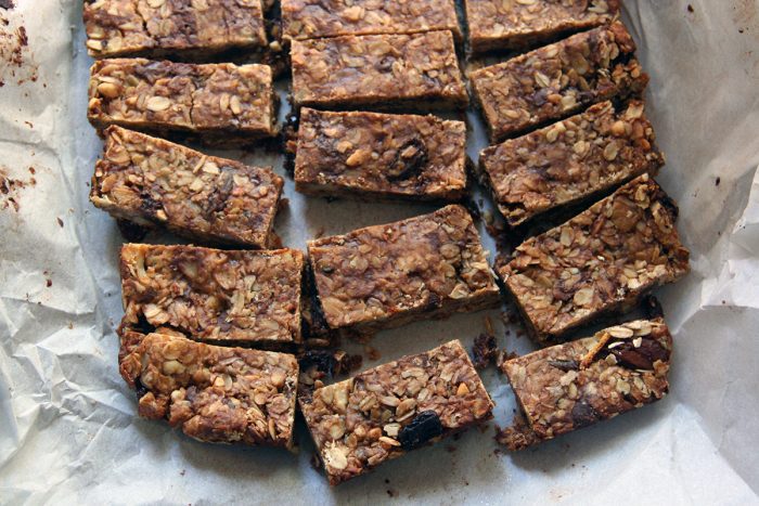 How to Make Granola Bars with Peanut Butter