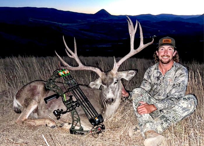Oregon Bowhunter Tags Old Warrior Muley Buck