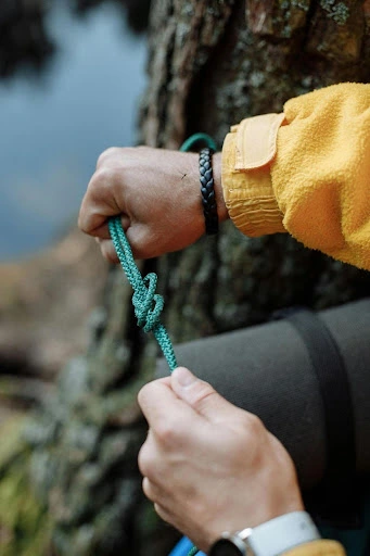 Bushcraft Knots: Essential Ties for Survival and Camping